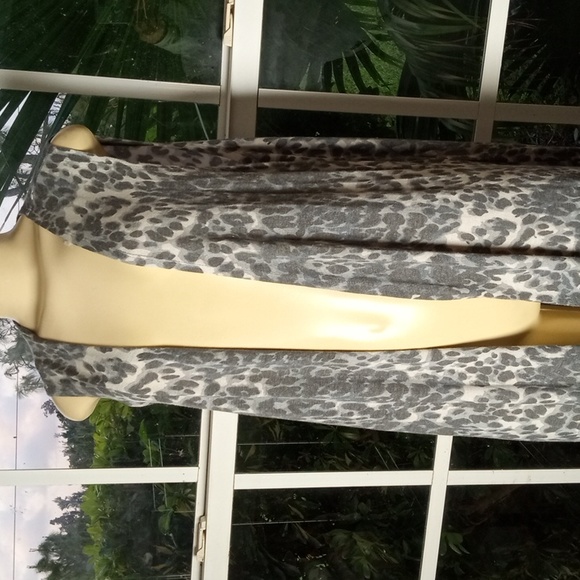 LulaRoe Coverup - Picture 2 of 6